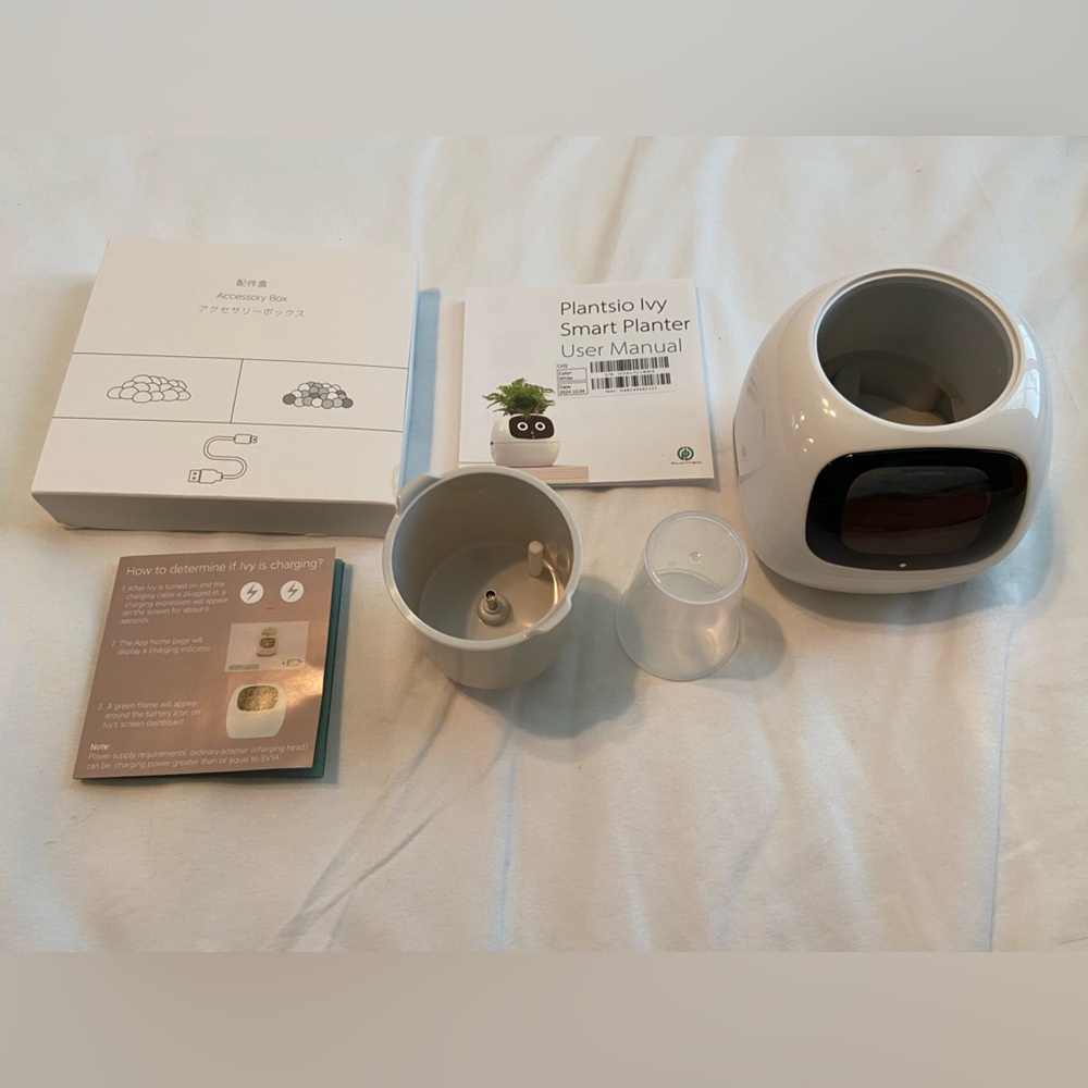 NIB SMART PLANTER ROBOT PET - WHITE - Picture 4 of 17